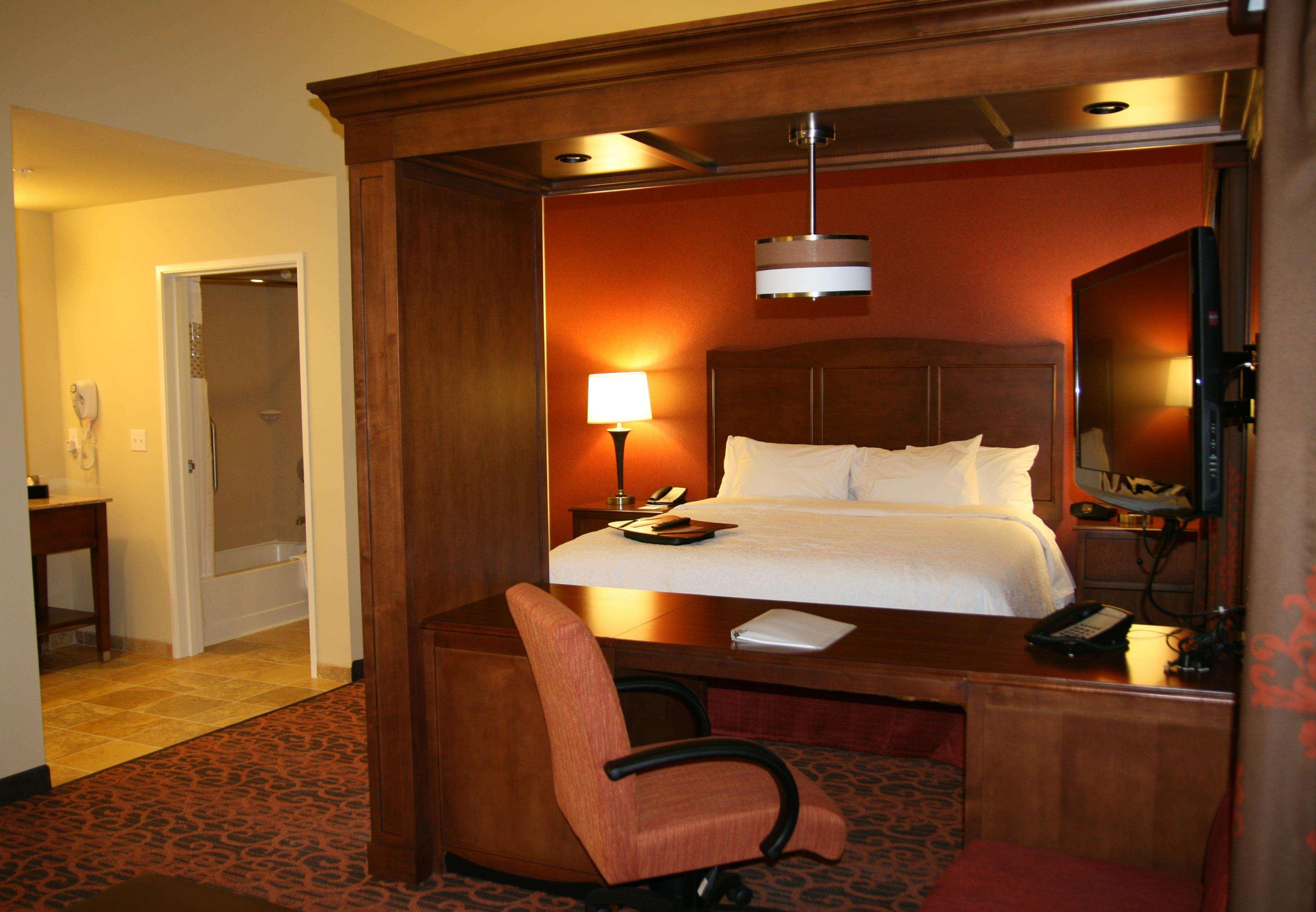 Hampton Inn And Suites Seattle - Airport / 28Th Avenue Ситак Экстерьер фото