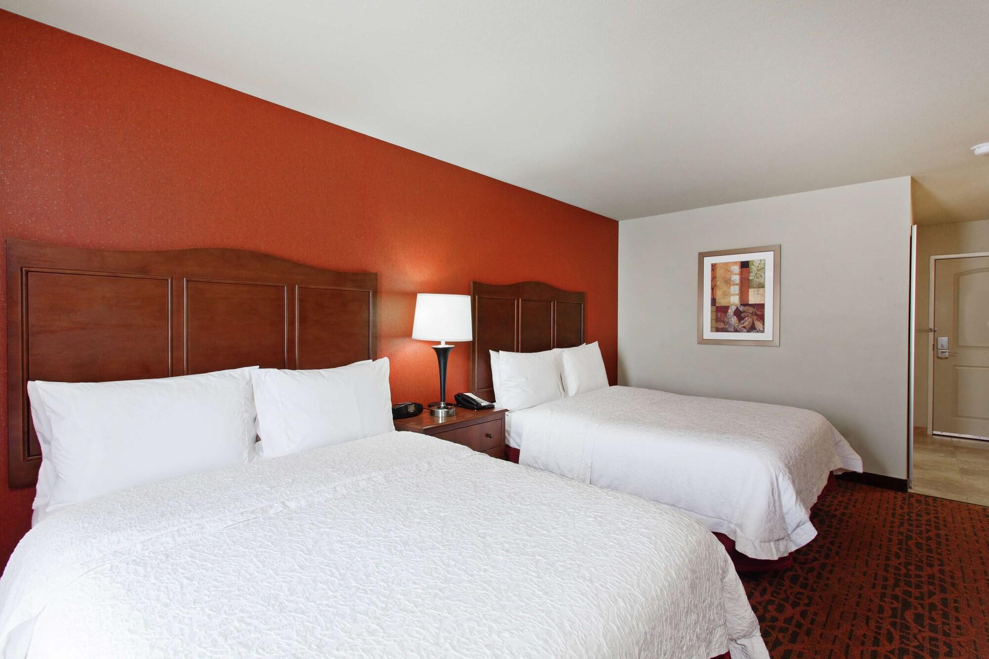 Hampton Inn And Suites Seattle - Airport / 28Th Avenue Ситак Экстерьер фото