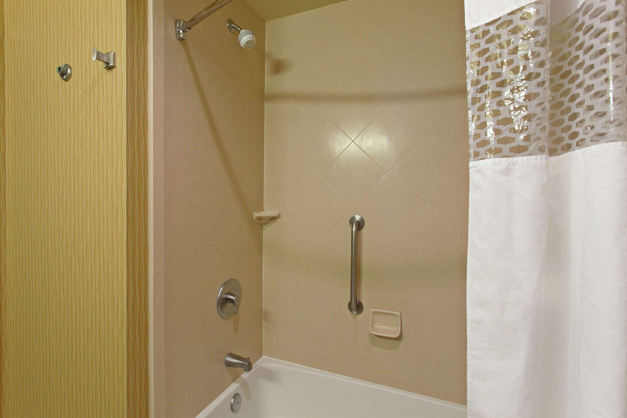 Hampton Inn And Suites Seattle - Airport / 28Th Avenue Ситак Экстерьер фото