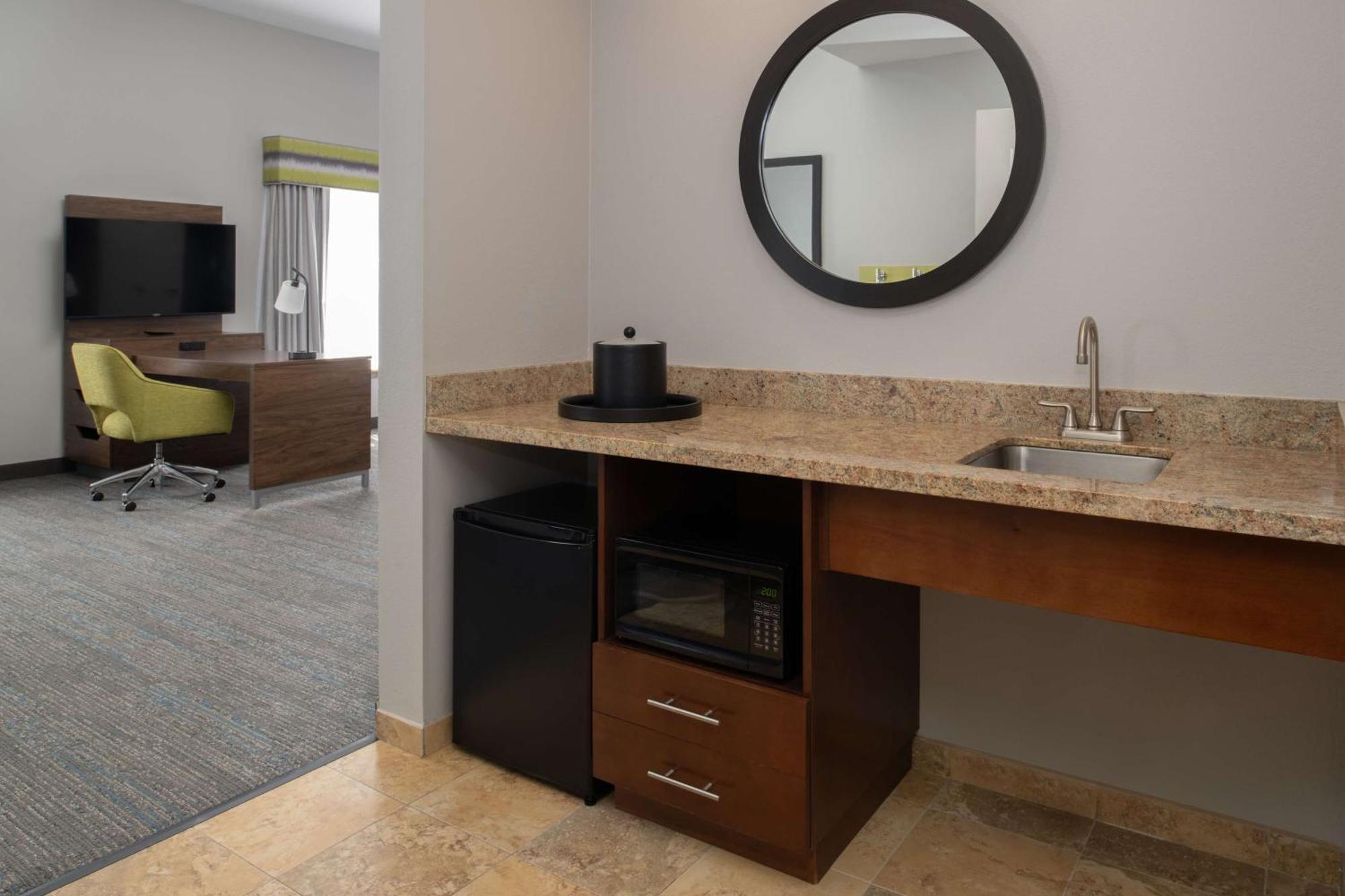Hampton Inn And Suites Seattle - Airport / 28Th Avenue Ситак Экстерьер фото