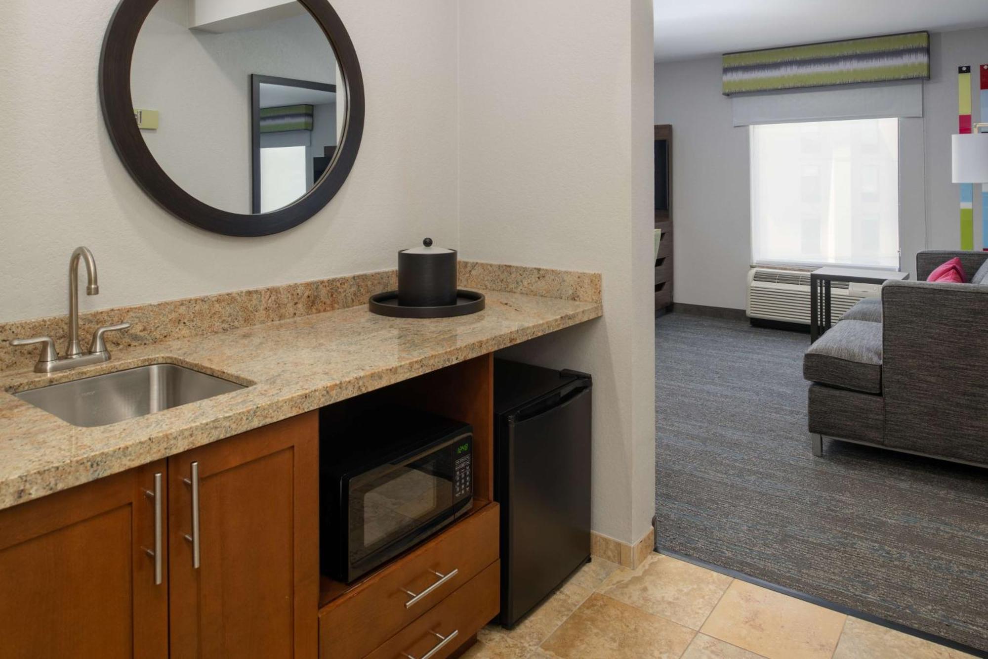 Hampton Inn And Suites Seattle - Airport / 28Th Avenue Ситак Экстерьер фото