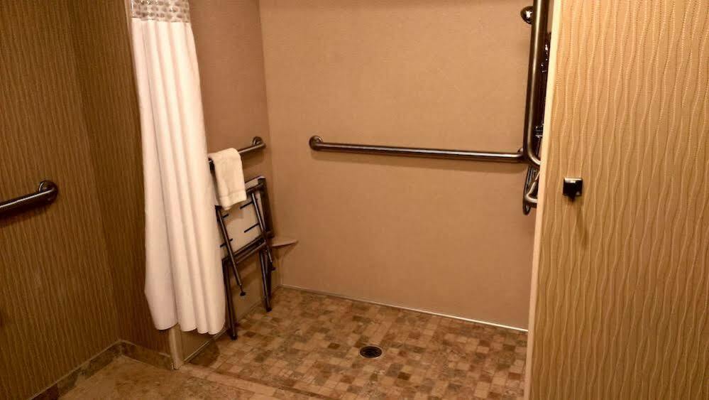 Hampton Inn And Suites Seattle - Airport / 28Th Avenue Ситак Экстерьер фото