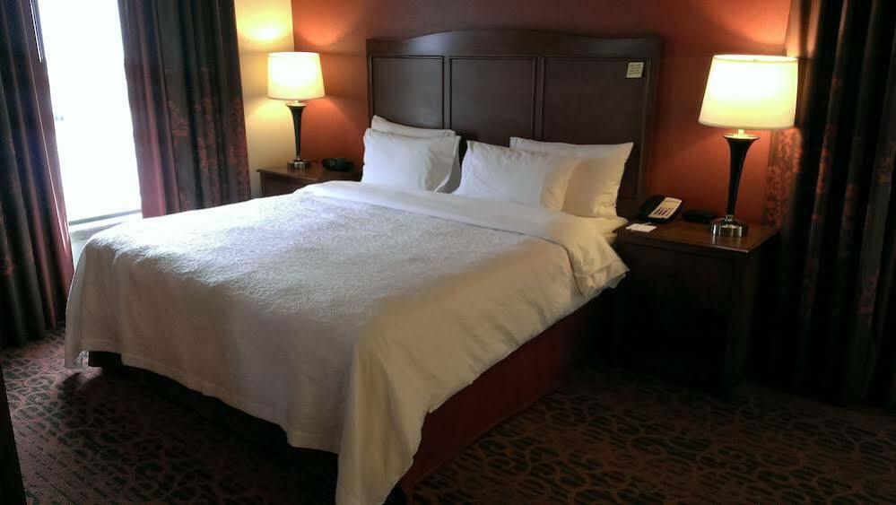 Hampton Inn And Suites Seattle - Airport / 28Th Avenue Ситак Экстерьер фото